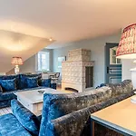 Am Feld Holiday home